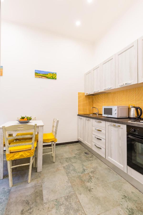 Gelso Complex Studios And Flat By Napoliapartments Exterior foto